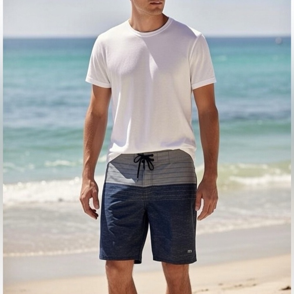 Travis Mathew Blue and Gray Board Shorts Quick-Dry Swimwear Size 40